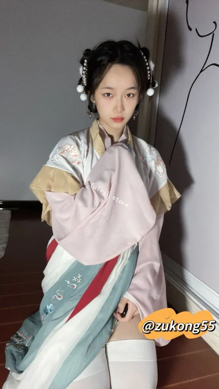 反差04年清纯露脸小姐姐『胡椒籽@hujiaozi33』最新合集【19.2G】