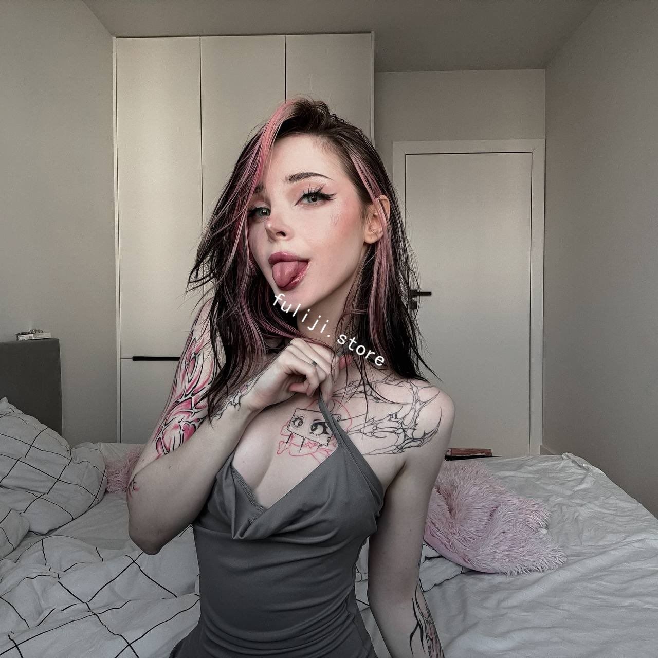 P站雪白肌肤博主【pinkloving】自整理合集【166v/39.2G】